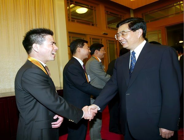 中共中央原總書記、中華人民共和國原主席、中央軍事委員會原主席胡錦濤接見蔣錫培